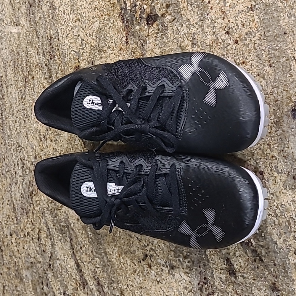 Under Armour Kick Sprint Black / Grey Spikes Size 9